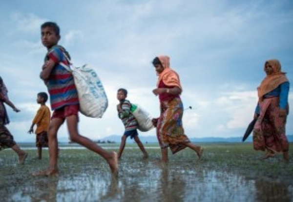 Birmanie: 2.000 Rohingyas en attente d&#039;entrer au Bangladesh