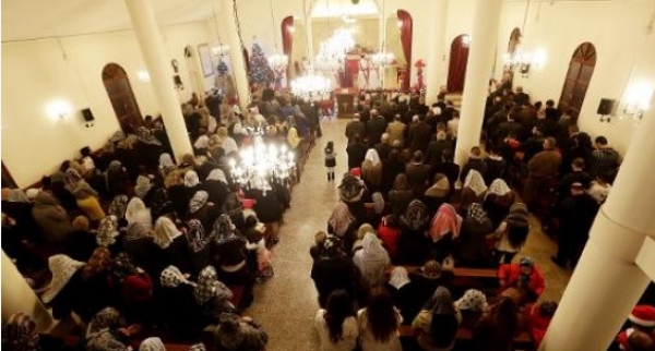 Syrie: des milliers de chrétiennes Assyriennes fuient Daech