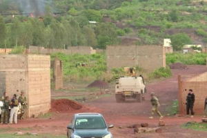 Mali: une alliance extrémiste liée à Al-Qaïda revendique l&#039;attaque près de Bamako