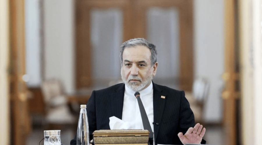 Le «terrorisme économique» de Trump contre l'Iran vise à détourner l'attention des difficultés économiques américaines, selon Araghchi