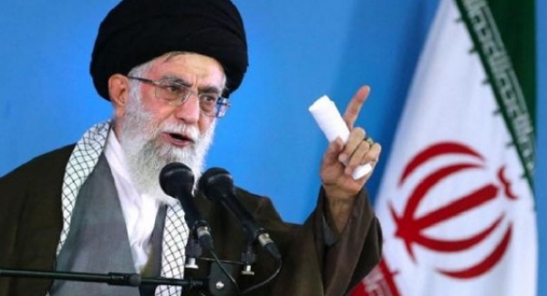 Le Guide suprême d&#039;Iran Ali Khamenei a qualifié mercredi les bombardements du Yémen par la coalition saoudienne d&#039;agression injustifiable à l&#039;encontre du pays et a critiqué le soutien indirect qu&#039;apporte Washington.