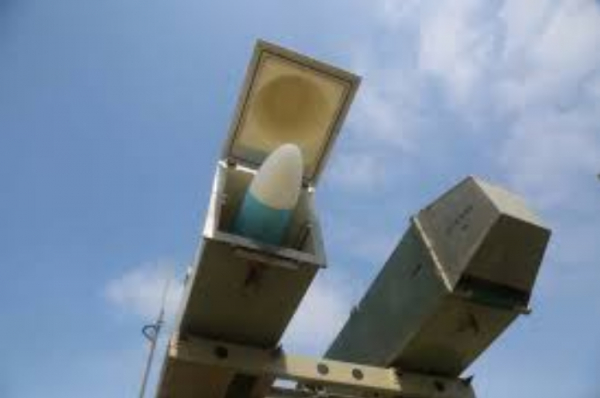 L’Iran dévoile un nouveau missile sur fond de tensions avec les États-Unis (images)