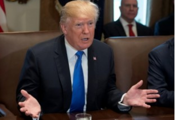 Trump accroît la pression sur les Palestiniens