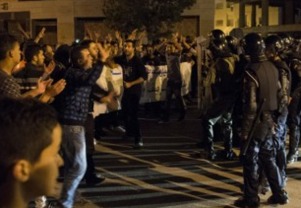 Affrontements entre policiers et manifestants marocains