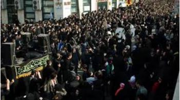 L&#039;Iran est teinté de jour de deuil &#039;Tasua&#039;
