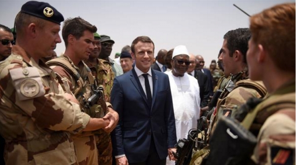 Au Mali, Emmanuel Macron réaffirme l&#039;engagement français au Sahel