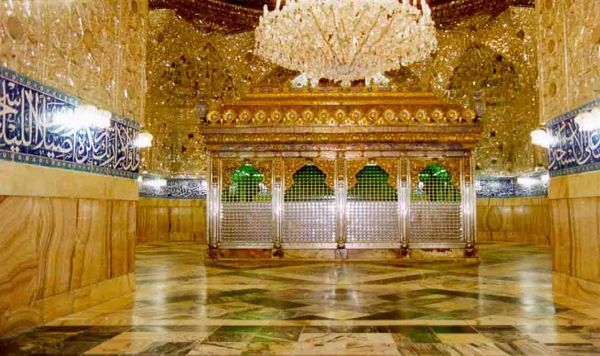Pourquoi est ce que les lieux saints et les tombes des imams sont couverts d’or?