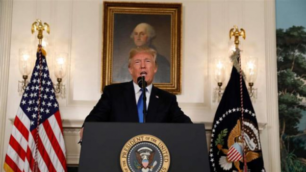 Trump ne se retire pas de l’accord nucléaire mais refuse de le « certifier »