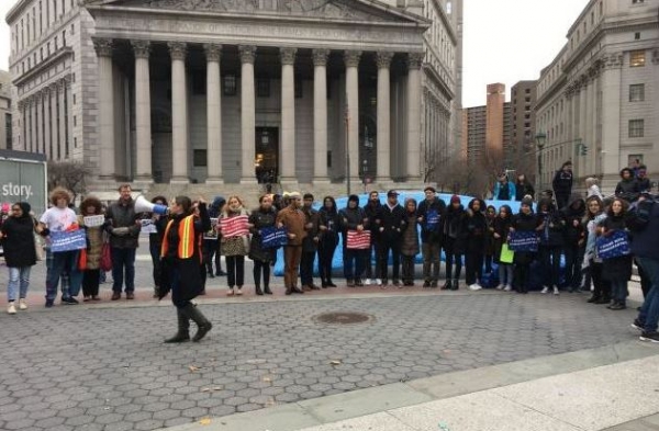 Chaîne humaine à New York en soutien aux musulmans