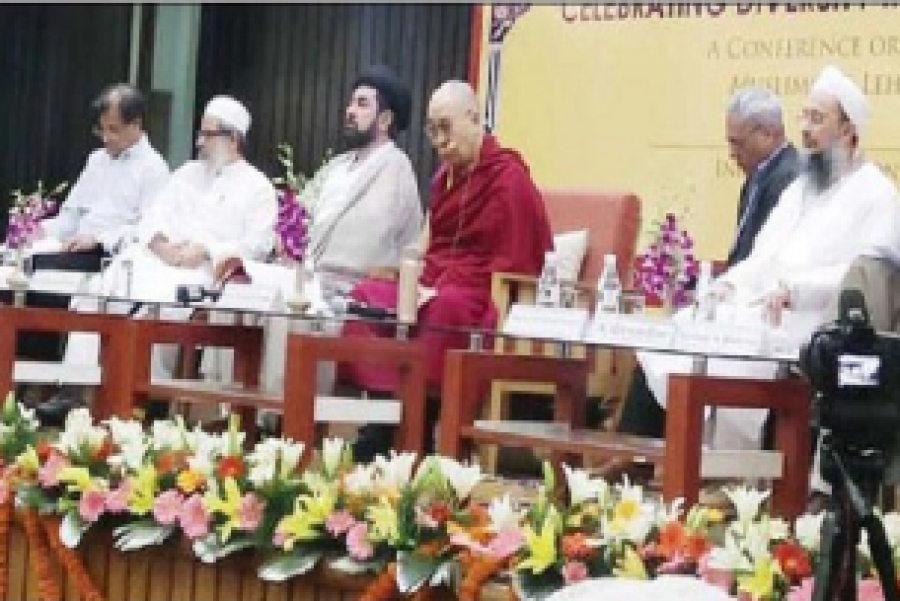 Réunion des chiites et des sunnites en Inde en présence du chef des bouddhistes