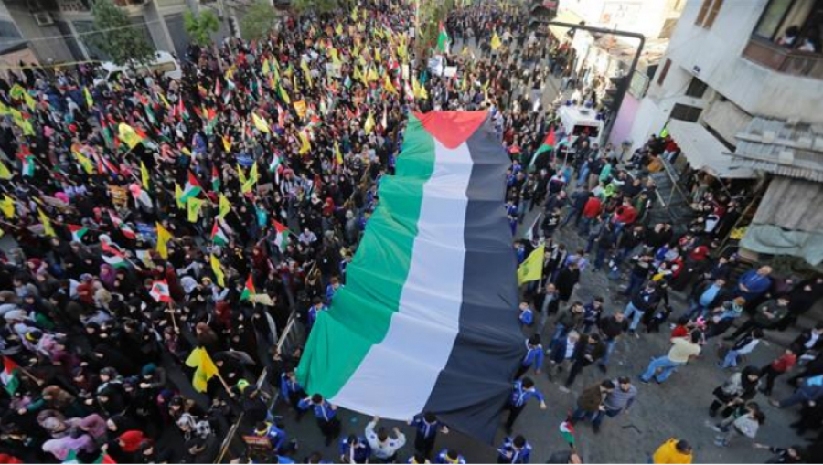 Des milliers de Palestiniens ont commémoré le 30e anniversaire du Hamas