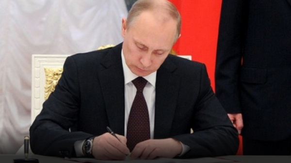 Le président russe décrète la mise en oeuvre de la résolution de l&#039;ONU sur le programme nucléaire iranien