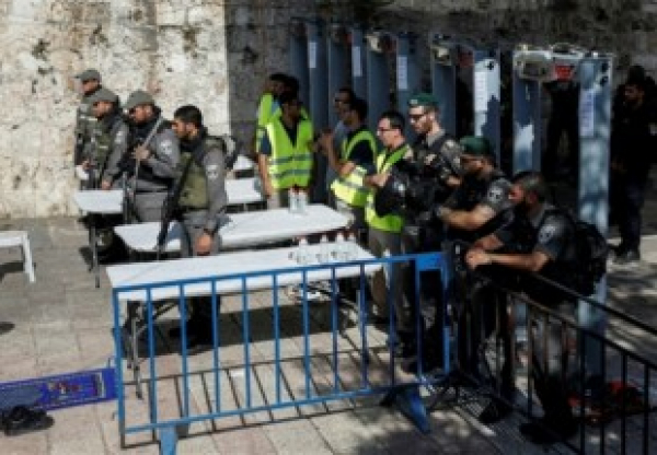 Les Palestiniens refusent les détecteurs israéliens
