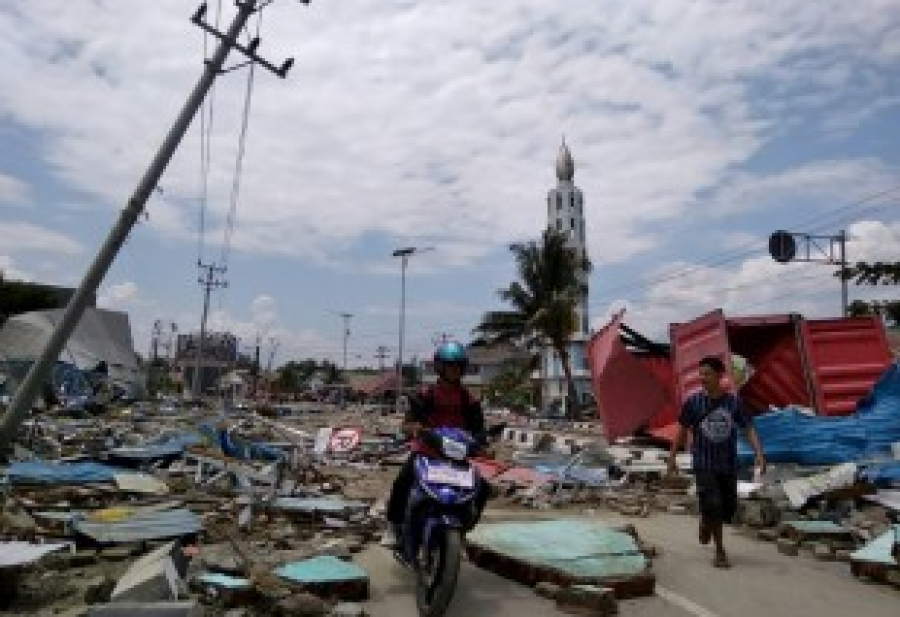 Indonésie: des dizaines de morts après un fort séisme