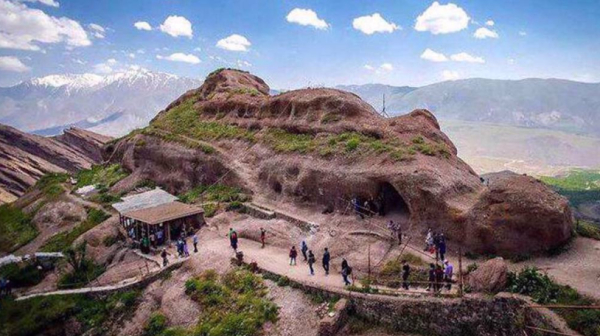 La forteresse d’Alamut, vieux de 1 100 ans, et ses fortifications annexes ont été inscrites sur la Liste du patrimoine mondial de l’UNESCO