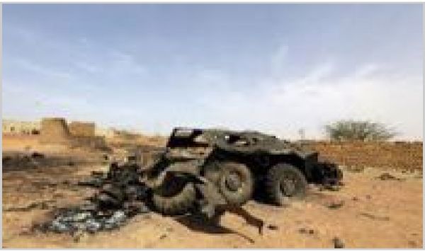 Mali: attentat-suicide et combats, à Tombouctou 