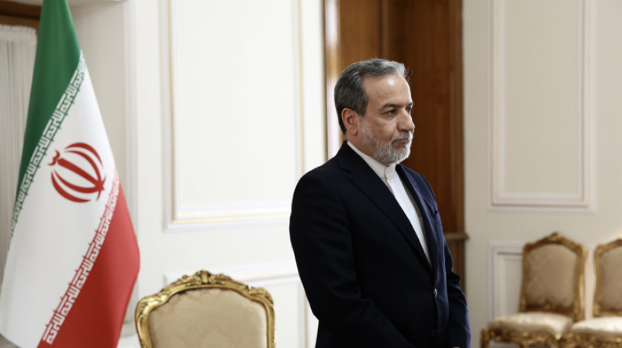 La troïka européenne n’a pas la compétence juridique, politique ou morale d&#039;invoquer le mécanisme de snapback (Araghchi)