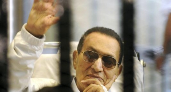 Acquitté de l&#039;accusation de meurtre de plus de 800 Egyptiens, l&#039;ex-président Moubarak sera rejugé pour corruption