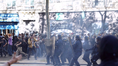 L'Iran a convoqué l'ambassadeur de France et dénonce la répression des manifestations lycéennes