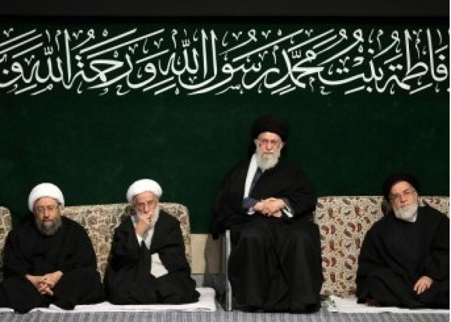 Le leader assiste à la cérémonie de deuil de Hazrat Zahra (SA)