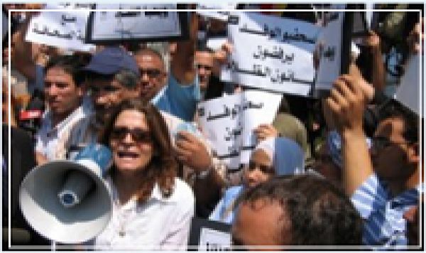 Mohamed Morsi tente l&#039;apaisement