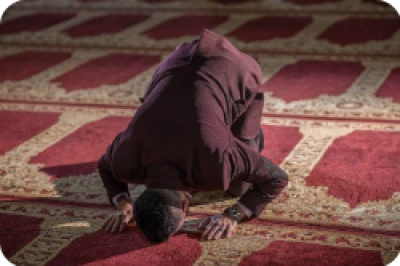 « Notre prière (Namaz) est-elle identique à celle que le Prophète Muhammad (que la paix et les bénédictions d'Allah soient sur lui‌et sa famille) accomplissait ? Est ce que des changements ont été apportés aux actes que nous pratiquons durant la priè