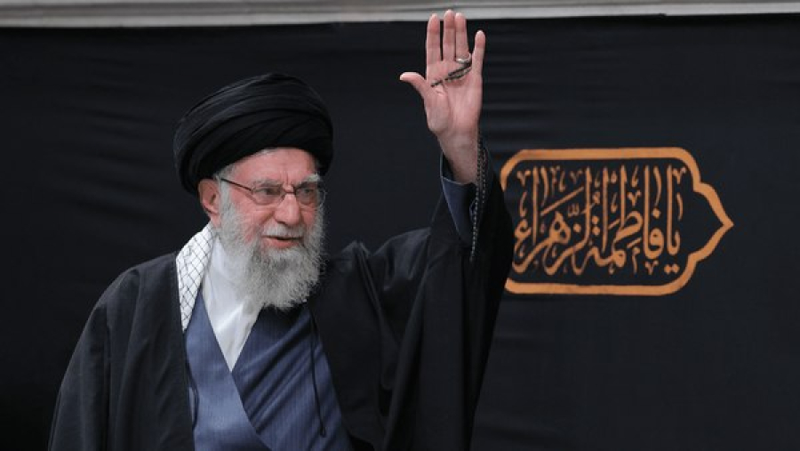 L'Ayatollah Seyyed Ali Khamenei sera inhumé au mausolée de l'Imam Réza le mois prochain