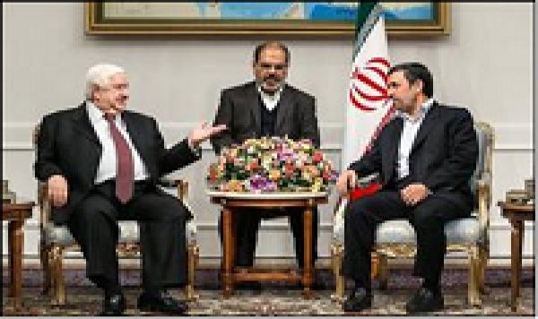 &quot;Les assassins prétendants de la démocratie doivent être désarmés&quot;; (Ahmadinejad)