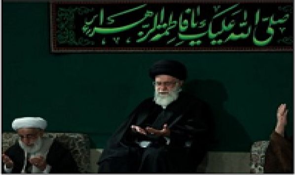 Imam Khamenei assiste à la cérémonie du deuil de Hazrat Zahra(SA)