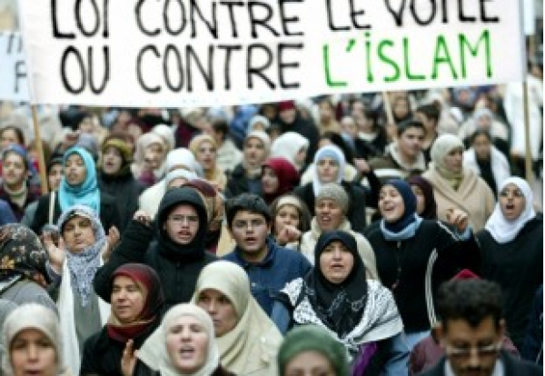 Macron annonce la présentation d&#039;un cadre et des règles pour l&#039;islam en France