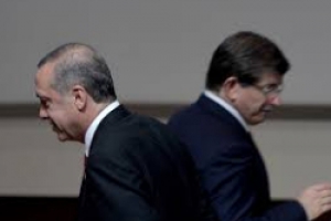 Davutoglu a démissionné de la tête du parti au pouvoir