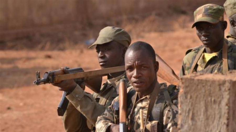 Attaque contre un camp militaire au Mali : au moins 14 morts