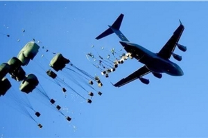 Syrie: l&#039;armée américaines parachutent des armements à Daech