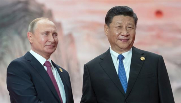 Forum oriental: occasion pour Moscou et Pékin de resserrer les liens