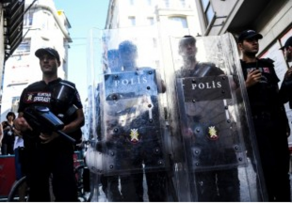 Istanbul: un policier tué par un membre présumé de Daech