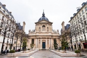 La Sorbonne : une professeure « dérangée » par le hijab d’une étudiante