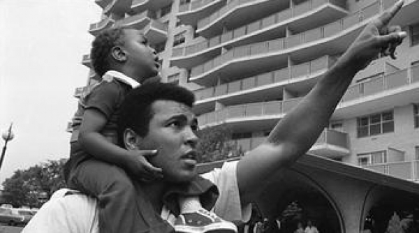 Famille Mohamad Ali, arrêté pour être musulman en Amérique