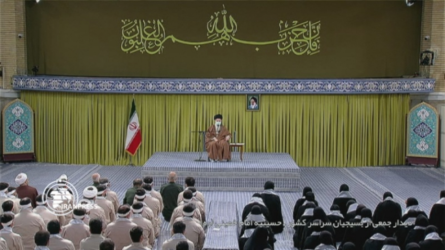 Ayatullah Khamenei: Basij Harus Hadir di Bidang Kemajuan Iptek !