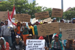 Buntut dari Larangan Cantrang, Ratusan Nelayan Demo di Depan Istana