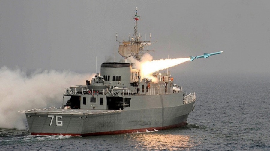 Angkatan Laut IRGC Gelar Parade Militer Maritim di Selatan