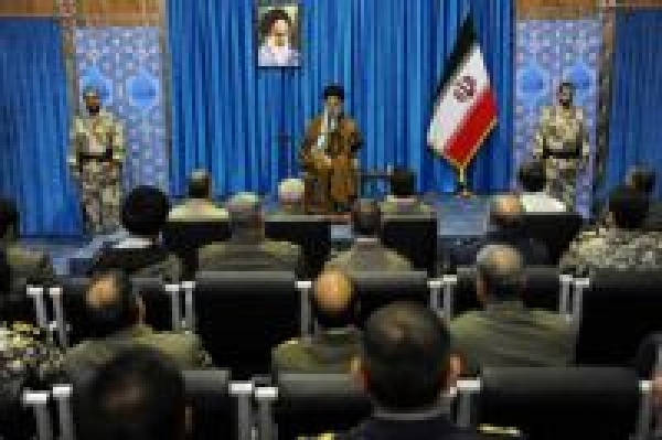 Rahbar: Militer Iran harus Mempersiapkan Diri Hadapi Musuh