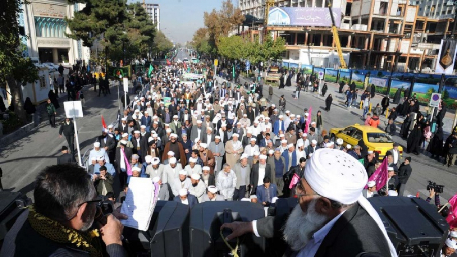 Ratusan Ulama Sunni Iran Menziarahi Makam Imam Ridha as
