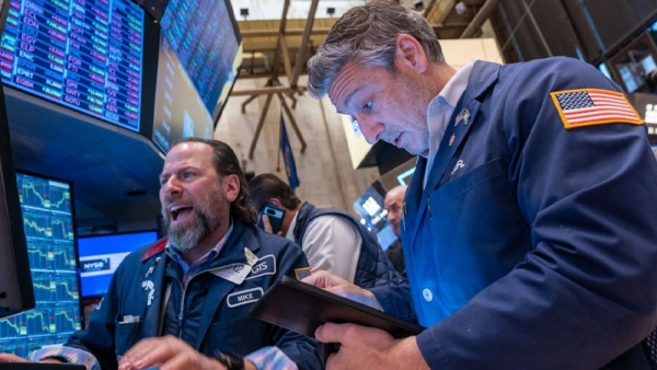 Bursa Saham AS Anjlok, dan Presiden Iran Umumkan Kesiapan Militer Tingkat Tinggi