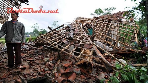 BNPB: Hujan di Sertai Puting Beliung Menerjang Yogyakarta dan Jember, 2 Orang meninggal dan Ratusan Rumah Rusak