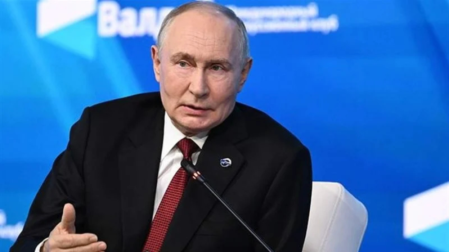 Putin: Dunia Kagum pada Ketahanan Iran; Serukan Pencabutan Sanksi Tidak Adil dan Pembukaan Hormuz