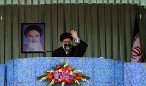 Rahbar di Depan Warga Kota Shirvan: Jaga Ketenangan Menjelang Pemilu 