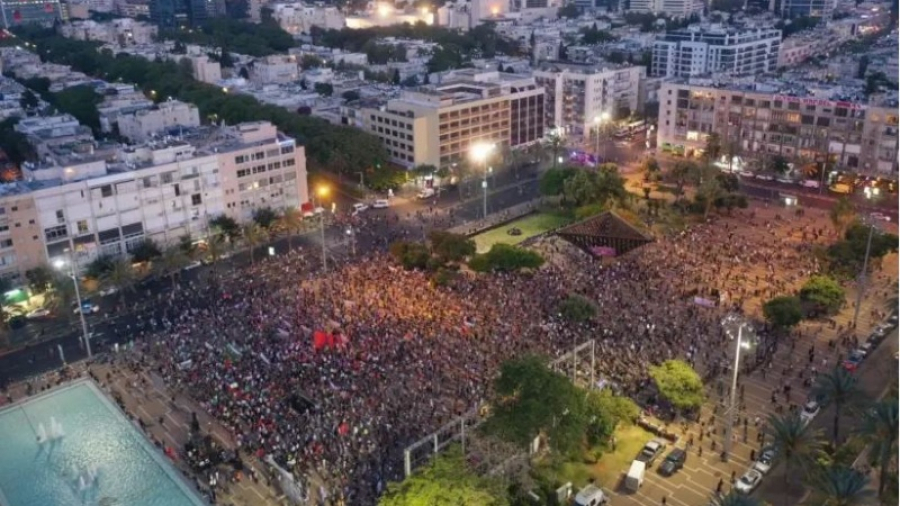 Ribuan Zionis Turun ke Jalan Protes Aneksasi Tepi Barat
