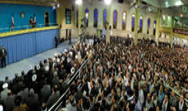 Rahbar: Jika Iran Berniat Membuat Senjata Nuklir, AS Tak Akan Bisa Mencegah 