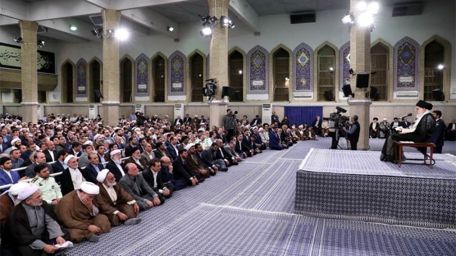 Mencermati Pertemuan Rahbar dengan Staf Penyelenggara Haji