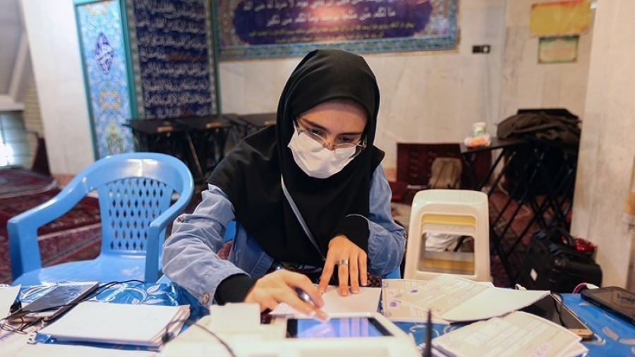 Proses Penghitungan Suara Pemilu Parlemen di Tehran
